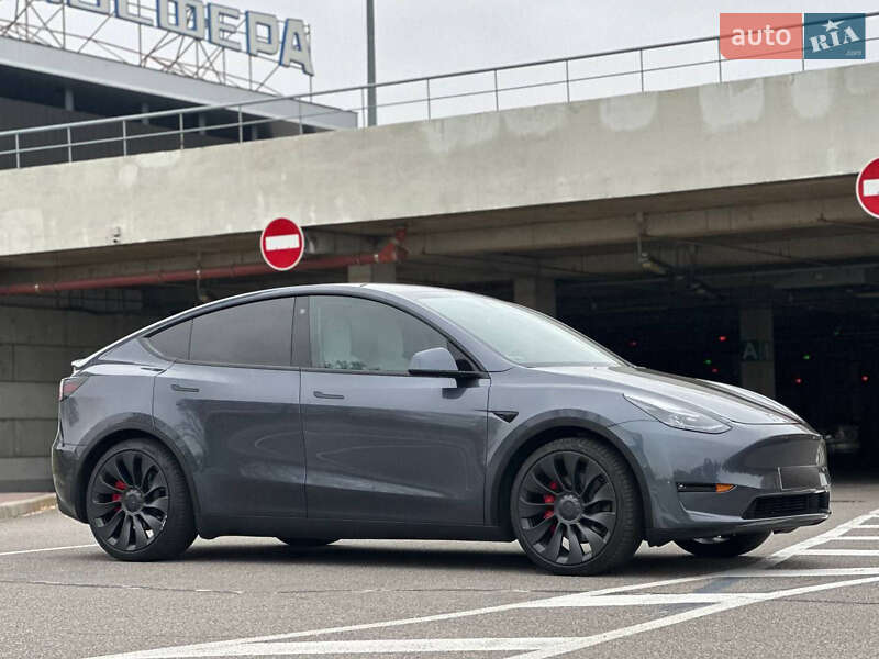 Внедорожник / Кроссовер Tesla Model Y 2022 в Киеве