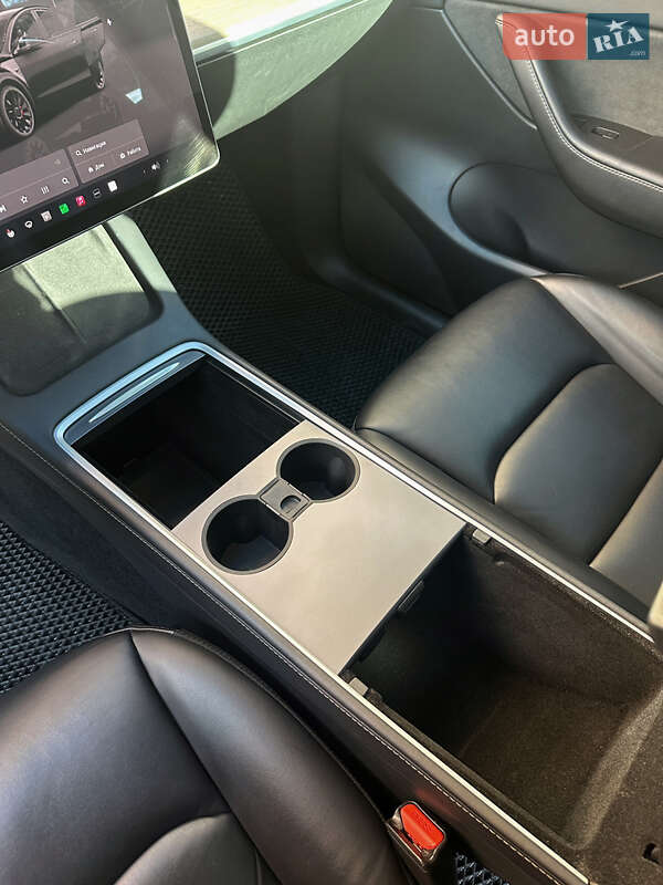 Внедорожник / Кроссовер Tesla Model Y 2022 в Киеве