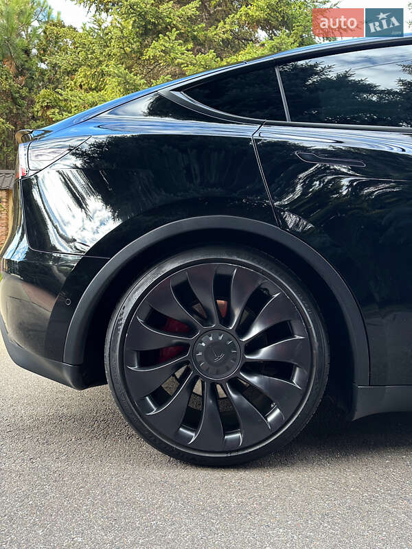 Внедорожник / Кроссовер Tesla Model Y 2022 в Киеве