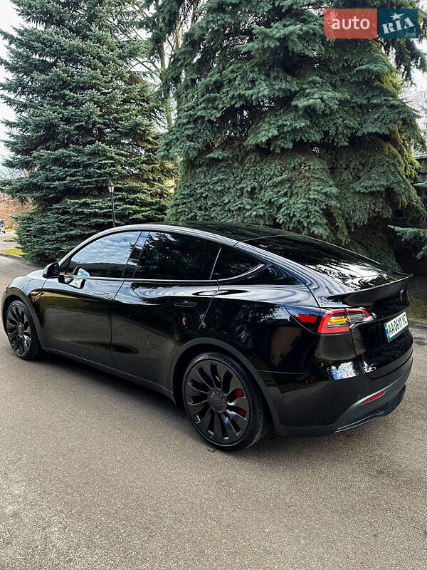 Внедорожник / Кроссовер Tesla Model Y 2022 в Киеве