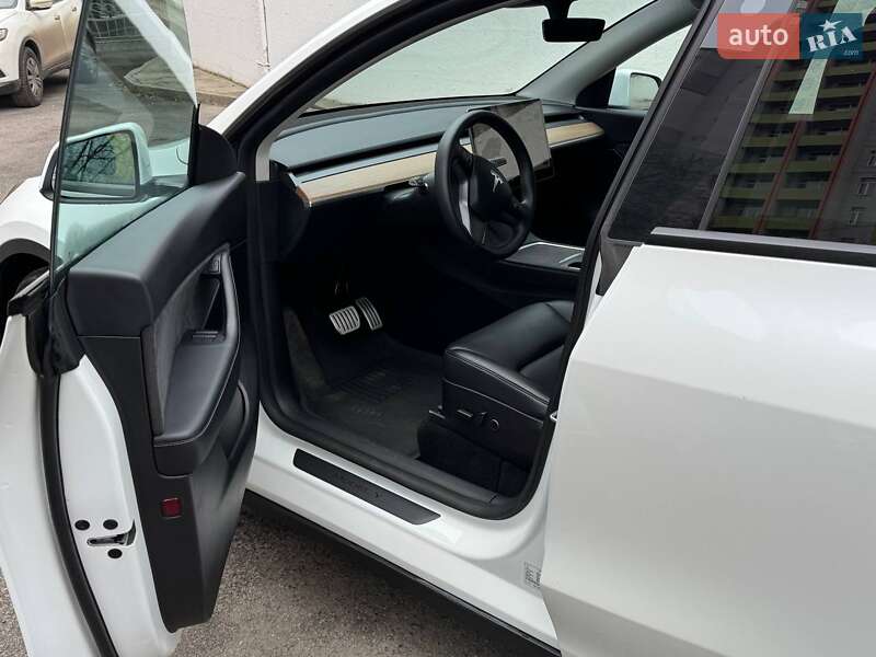 Позашляховик / Кросовер Tesla Model Y 2022 в 