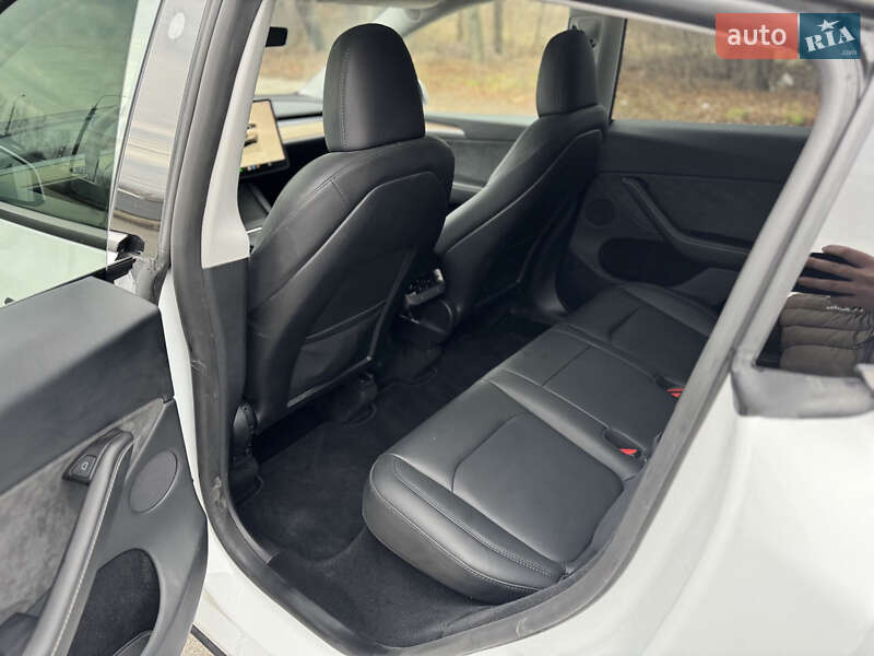 Позашляховик / Кросовер Tesla Model Y 2024 в Шепетівці