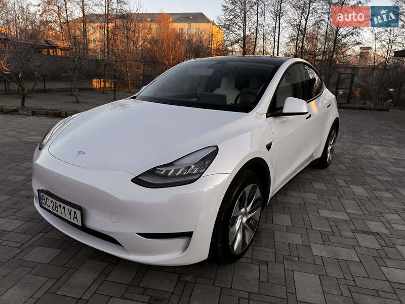 Tesla Model Y 2022