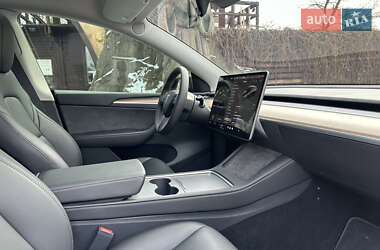 Внедорожник / Кроссовер Tesla Model Y 2023 в 