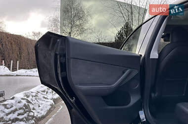 Внедорожник / Кроссовер Tesla Model Y 2023 в 