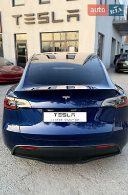 Внедорожник / Кроссовер Tesla Model Y 2024 в 