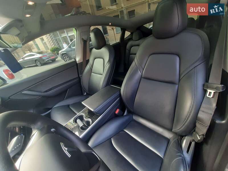 Лифтбек Tesla Model Y 2020 в Черновцах