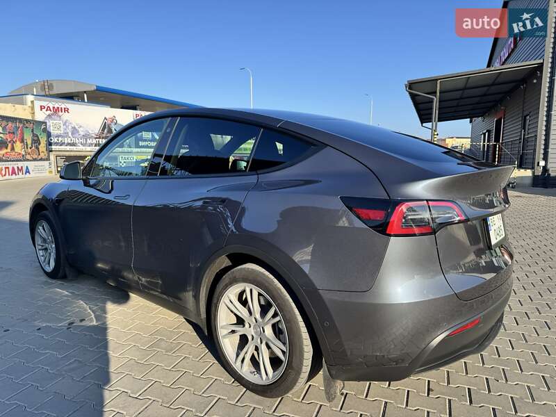 Tesla Model Y 2022