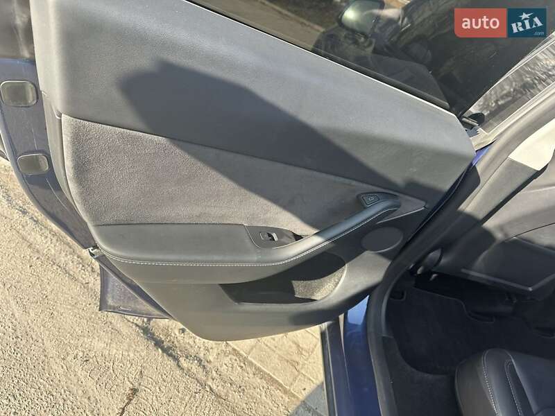 Внедорожник / Кроссовер Tesla Model Y 2023 в Николаеве