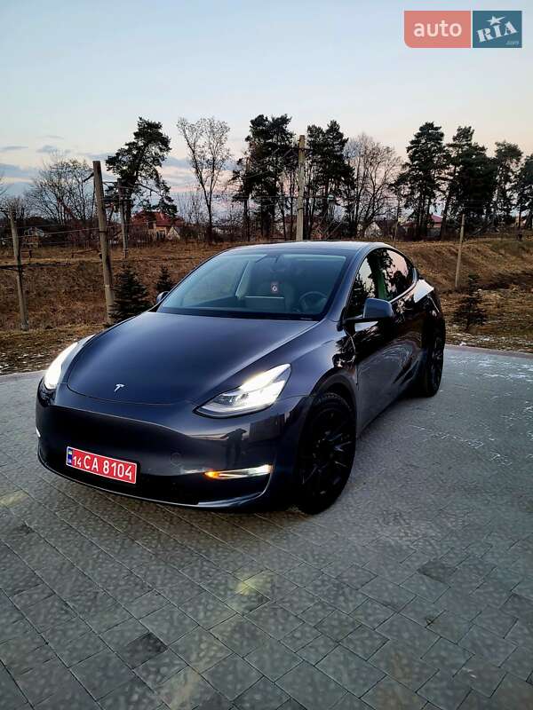 Tesla Model Y 2020