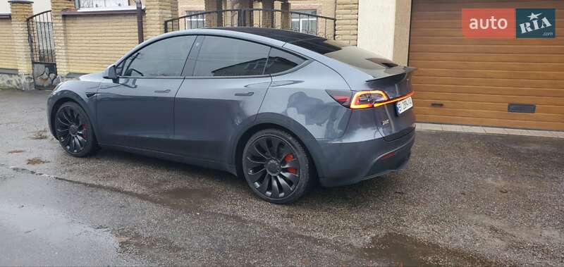 Внедорожник / Кроссовер Tesla Model Y 2022 в Полтаве фото 5 Внедорожник / Кроссовер Tesla Model Y 2022 в Полтаве