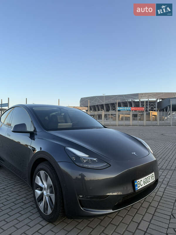 Позашляховик / Кросовер Tesla Model Y 2022 в Львові