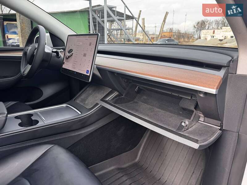 Внедорожник / Кроссовер Tesla Model Y 2023 в Виннице