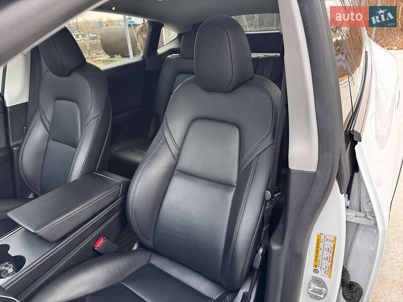 Внедорожник / Кроссовер Tesla Model Y 2023 в Виннице