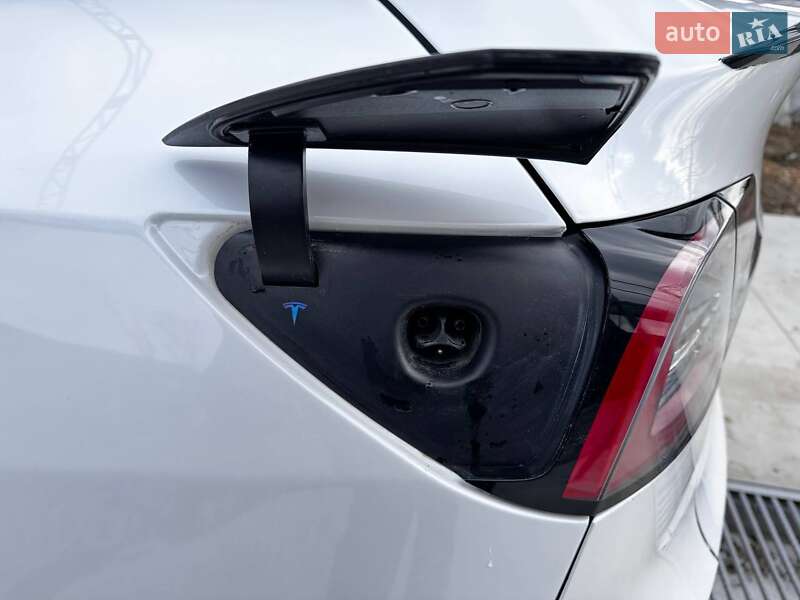 Внедорожник / Кроссовер Tesla Model Y 2023 в Виннице