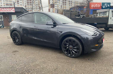 Внедорожник / Кроссовер Tesla Model Y 2024 в Киеве