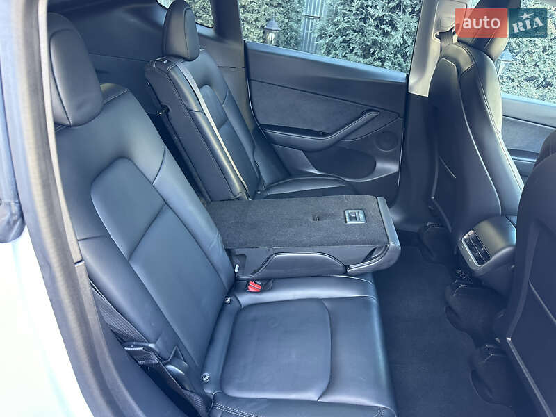 Внедорожник / Кроссовер Tesla Model Y 2020 в Ужгороде