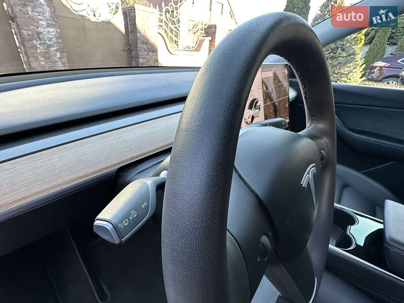 Внедорожник / Кроссовер Tesla Model Y 2020 в Ужгороде