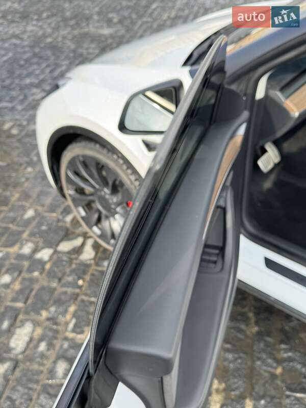 Внедорожник / Кроссовер Tesla Model Y 2022 в Харькове
