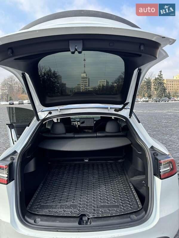 Внедорожник / Кроссовер Tesla Model Y 2022 в Харькове
