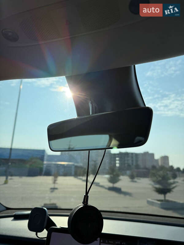 Позашляховик / Кросовер Tesla Model Y 2021 в Одесі фото 36 Позашляховик / Кросовер Tesla Model Y 2021 в Одесі