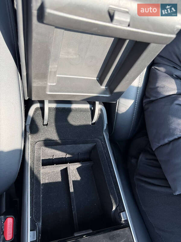 Позашляховик / Кросовер Tesla Model Y 2021 в Одесі фото 41 Позашляховик / Кросовер Tesla Model Y 2021 в Одесі