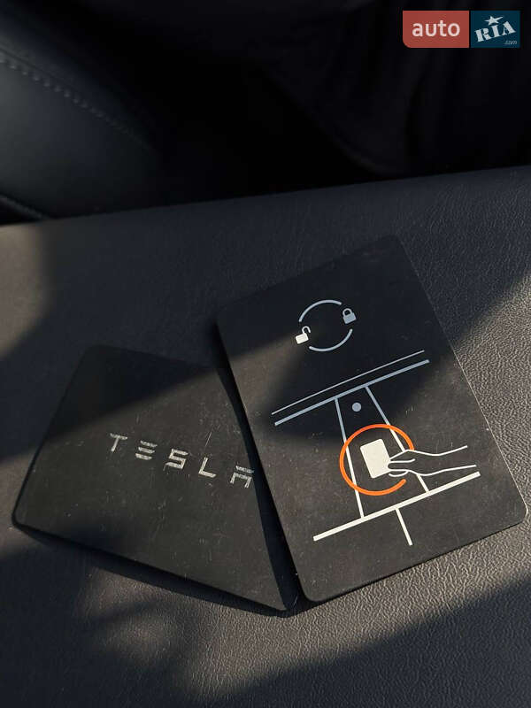 Позашляховик / Кросовер Tesla Model Y 2021 в Одесі фото 59 Позашляховик / Кросовер Tesla Model Y 2021 в Одесі