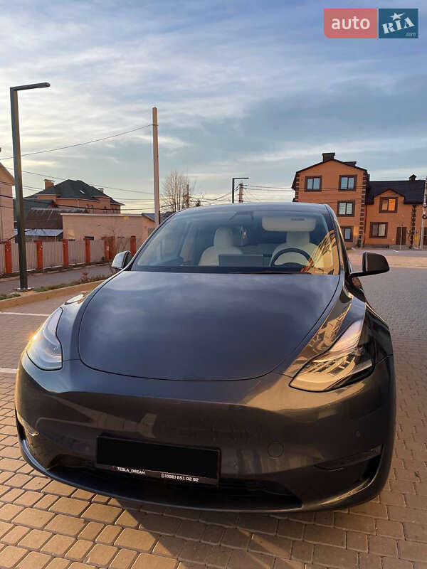 Tesla Model Y 2022