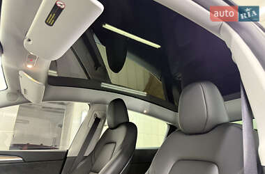 Внедорожник / Кроссовер Tesla Model Y 2024 в 