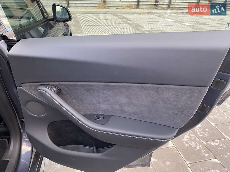 Внедорожник / Кроссовер Tesla Model Y 2023 в Самборе