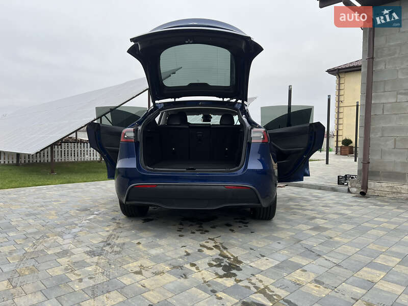 Позашляховик / Кросовер Tesla Model Y 2023 в Новомосковську