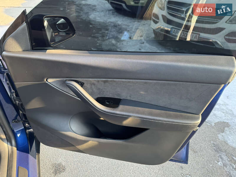 Внедорожник / Кроссовер Tesla Model Y 2020 в Запорожье