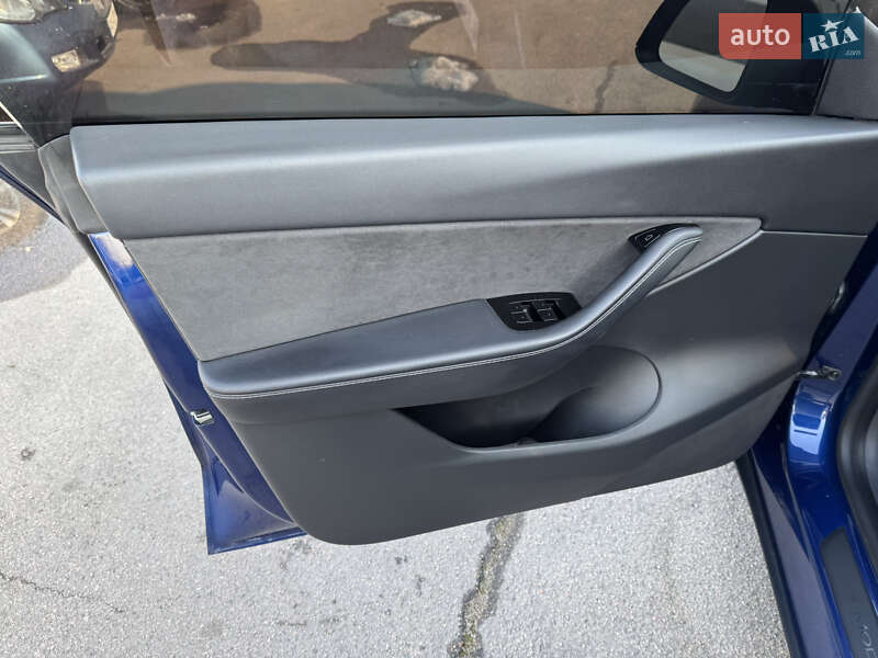Внедорожник / Кроссовер Tesla Model Y 2020 в Запорожье