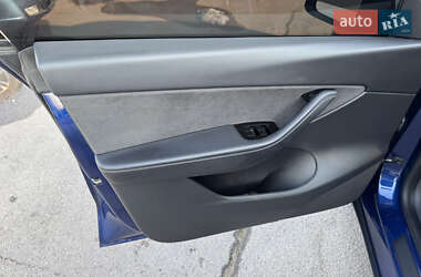 Внедорожник / Кроссовер Tesla Model Y 2020 в 