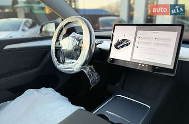 Внедорожник / Кроссовер Tesla Model Y 2024 в 
