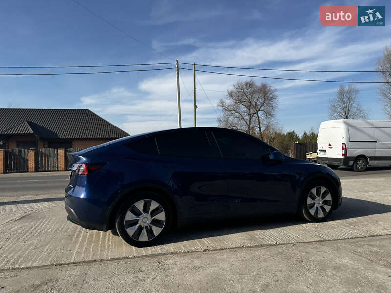 Внедорожник / Кроссовер Tesla Model Y 2023 в Киеве