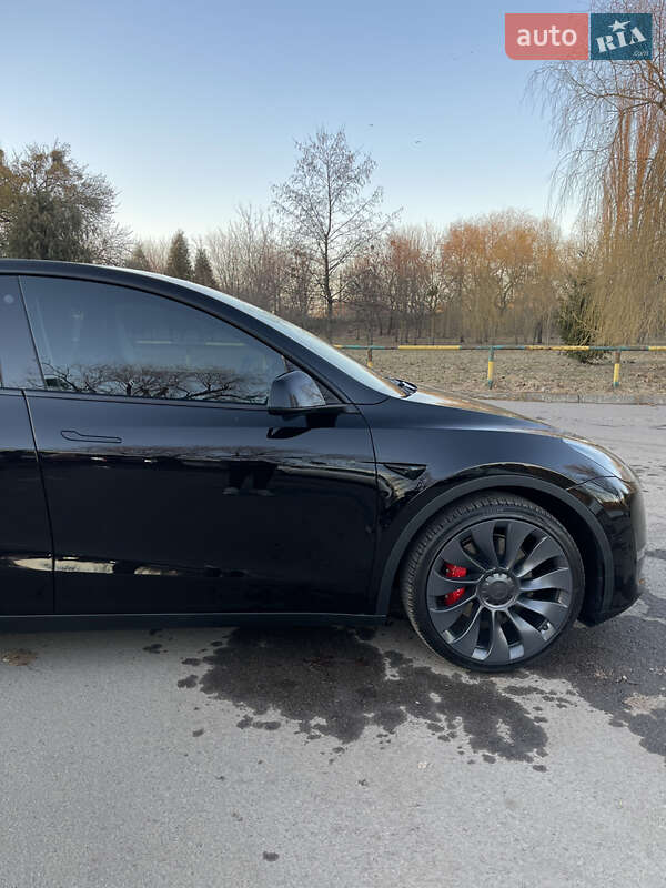 Внедорожник / Кроссовер Tesla Model Y 2022 в Ровно