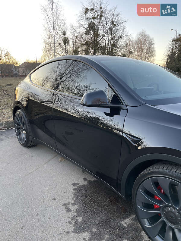 Внедорожник / Кроссовер Tesla Model Y 2022 в Ровно