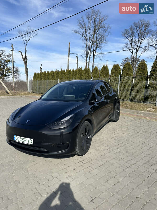 Tesla Model Y 2023