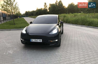 Tesla Model Y 2021