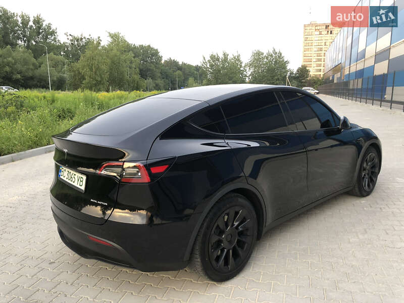 Позашляховик / Кросовер Tesla Model Y 2021 в Львові