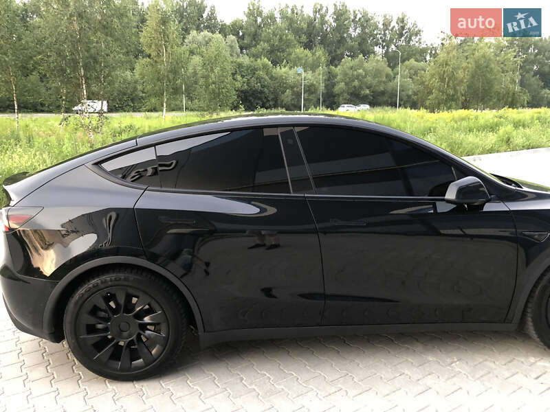 Позашляховик / Кросовер Tesla Model Y 2021 в Львові
