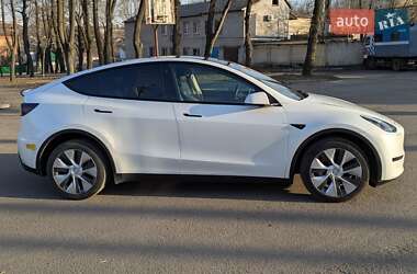Внедорожник / Кроссовер Tesla Model Y 2021 в 