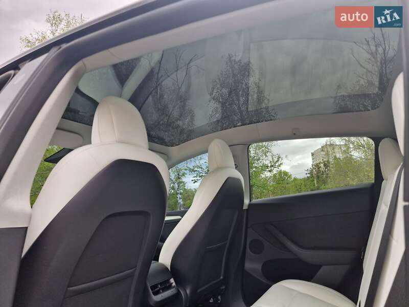 Внедорожник / Кроссовер Tesla Model Y 2022 в Киеве
