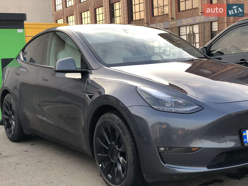 Внедорожник / Кроссовер Tesla Model Y 2023 в Киеве