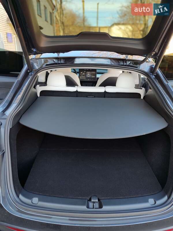 Позашляховик / Кросовер Tesla Model Y 2023 в Хмельницькому фото 13 Позашляховик / Кросовер Tesla Model Y 2023 в Хмельницькому