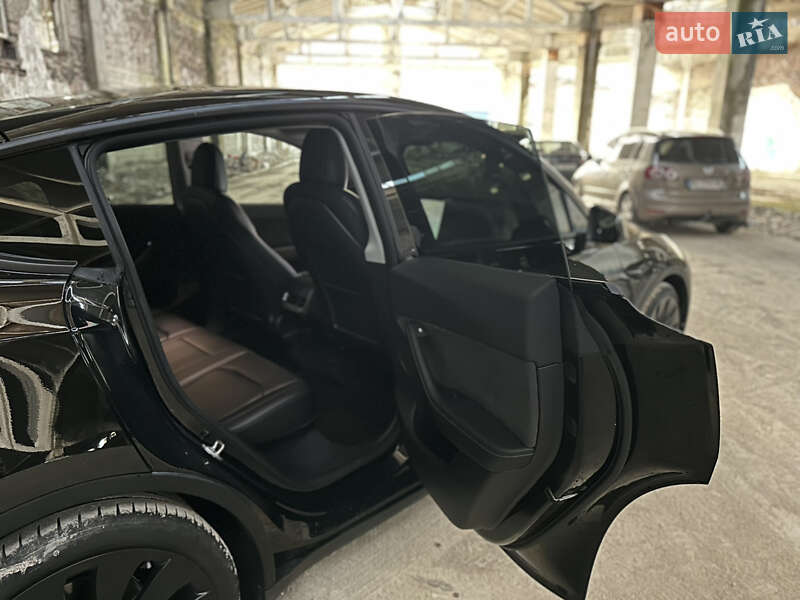 Внедорожник / Кроссовер Tesla Model Y 2022 в Львове