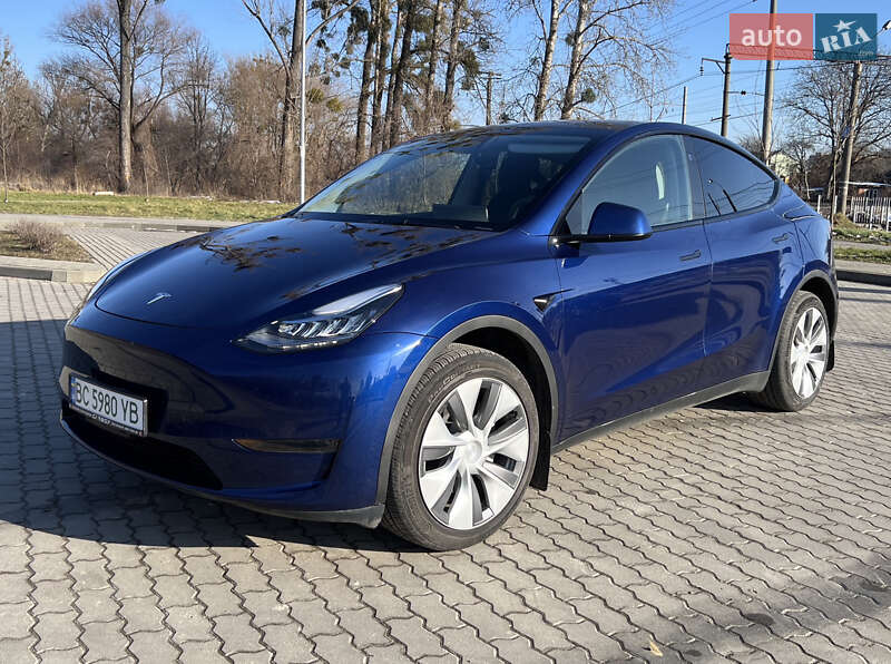 Tesla Model Y 2023