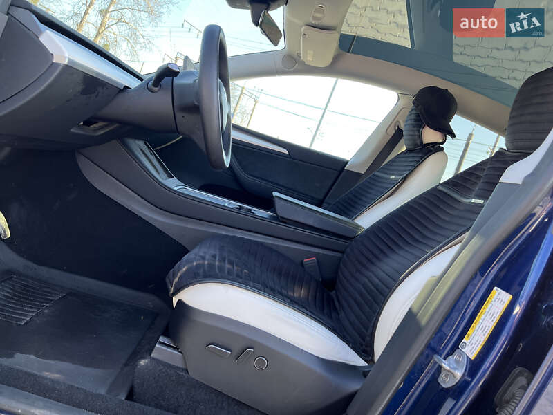 Внедорожник / Кроссовер Tesla Model Y 2023 в Львове