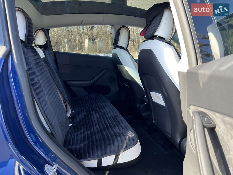 Внедорожник / Кроссовер Tesla Model Y 2023 в Львове